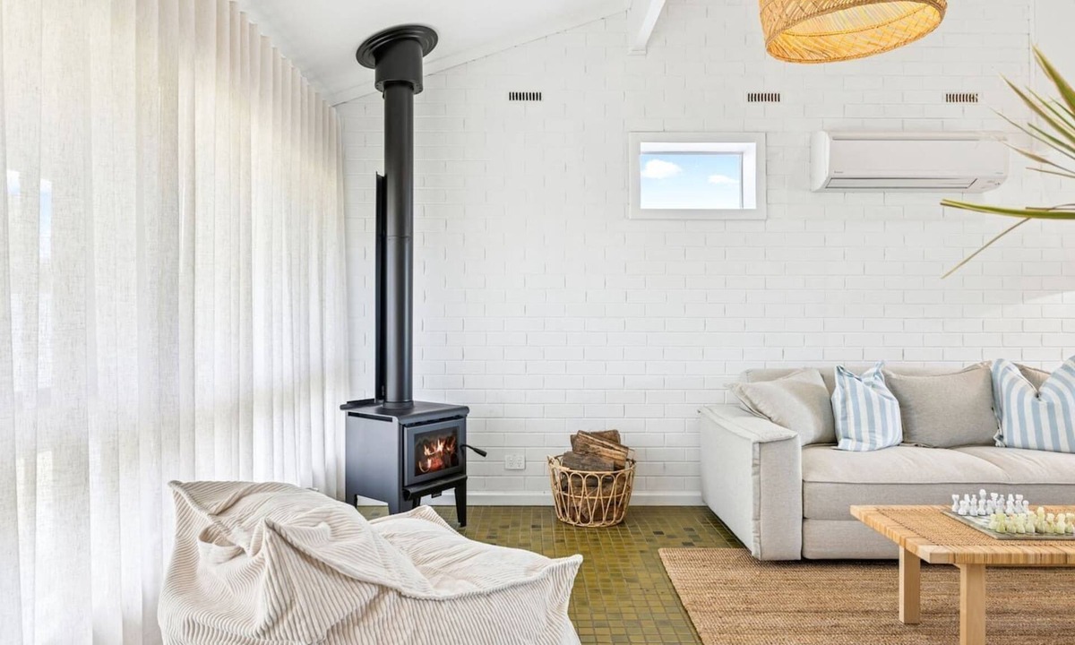 Silver Sands House | Saltys Silver Sands ~ A Playful Coastal Hideaway