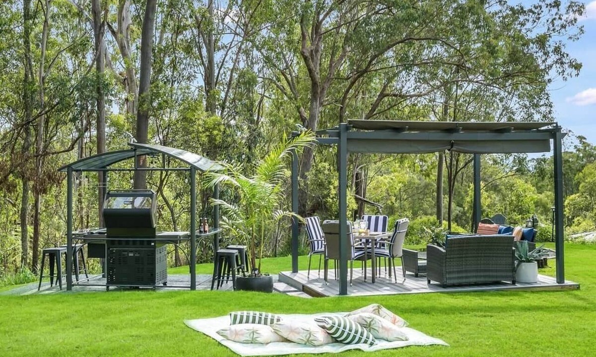 Moorina House | Scenic Rural Retreat, foothills of Mt Mee Qld AU