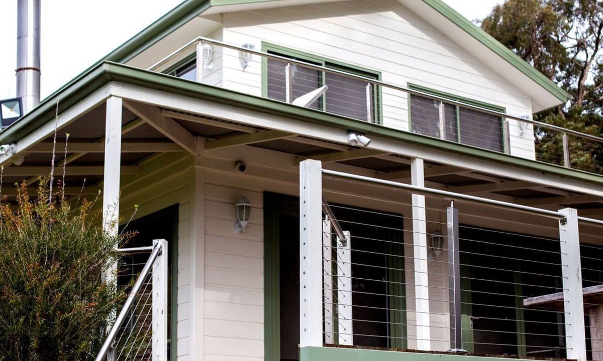 Musk Villa | Secluded Villa with Barbecue, Fireplace and Lake Access in Musk, Victoria
