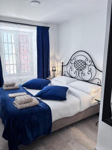 La Goleta House | Shanti’s Andalusian Rooms