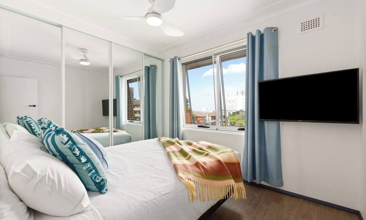 Dee Why Apartment | Shoreleaf Haven Moments from Waves and Seaside Eats
