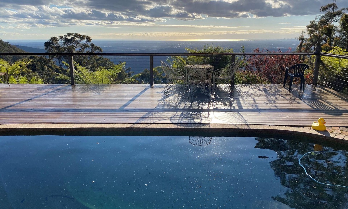 Mount Dandenong Apartment | Sky High Paradise- city and sunset views of Melbourne