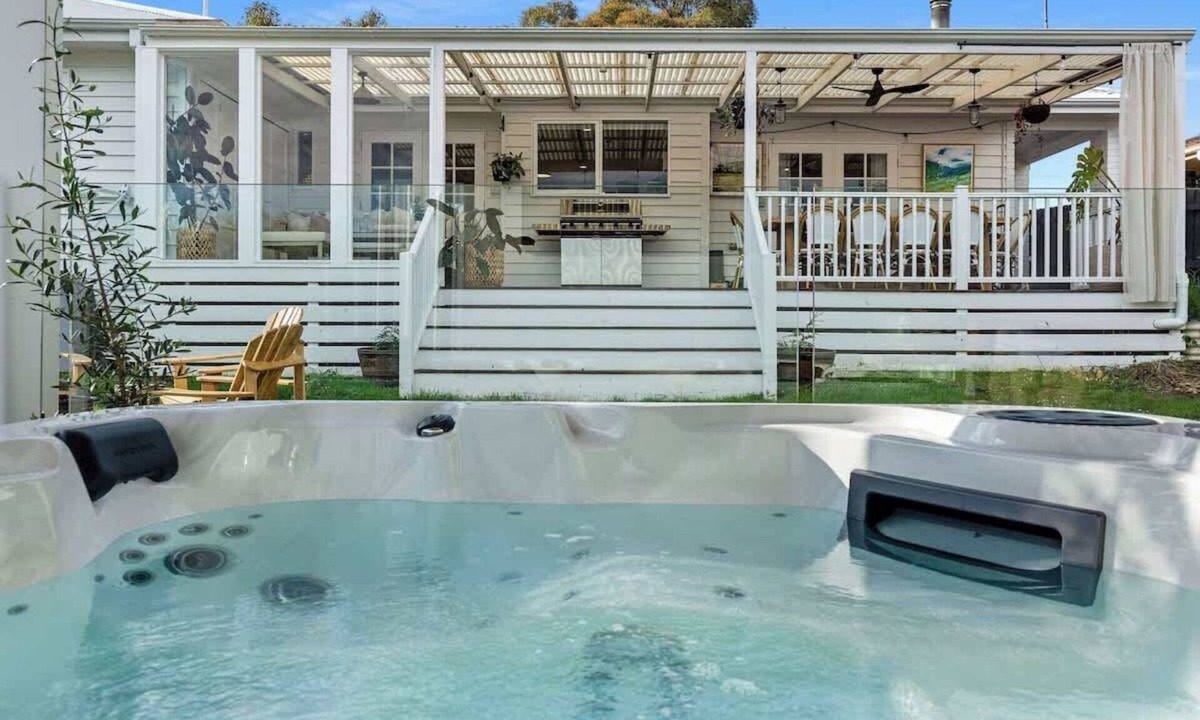 Yarra Glen House | Sol Yarra Valley Barrel Sauna & Spa - Urban List