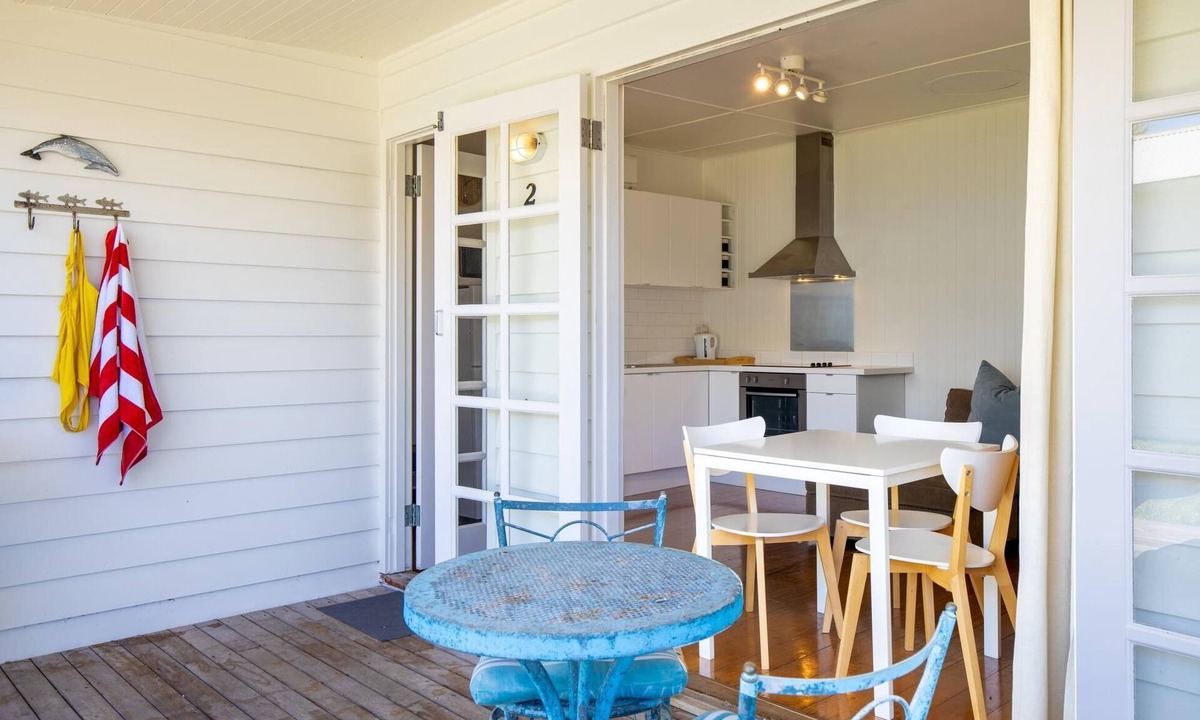 Sorrento Cottage | Sorrento Beach Cottages #2 - Gorgeous beach cottages with a 2 min walk to Sorrento shops.