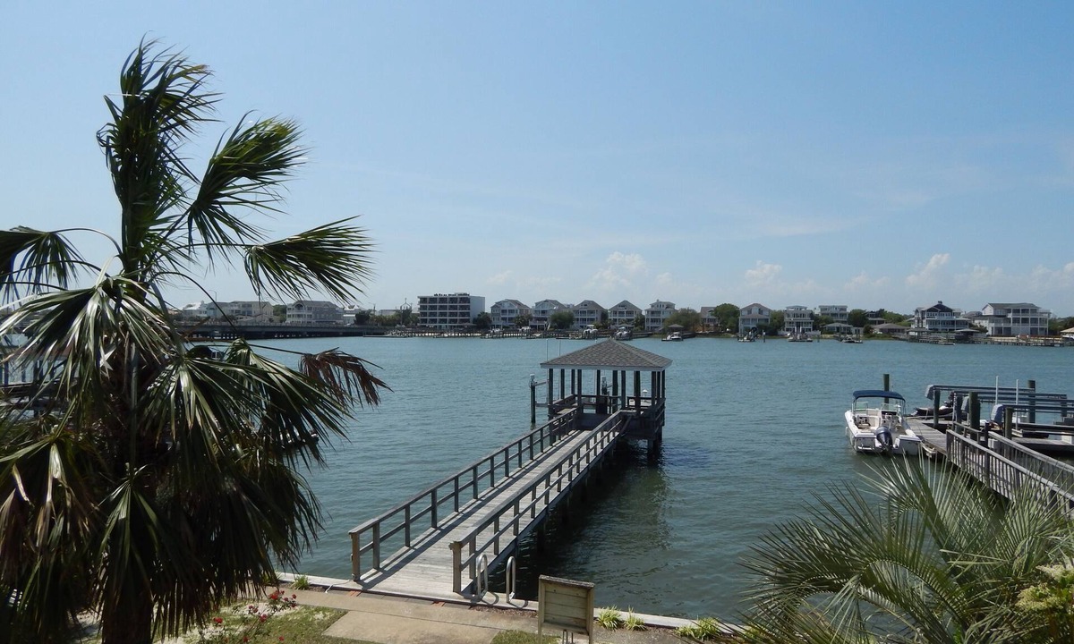 Wrightsville Beach House | Sound front home with boat slip in the heart of WB!