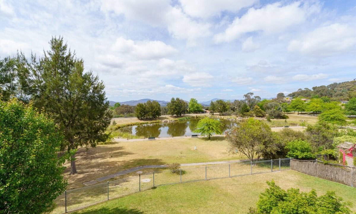 Fadden Apartment | Spacious 4BR Comfort in Fadden