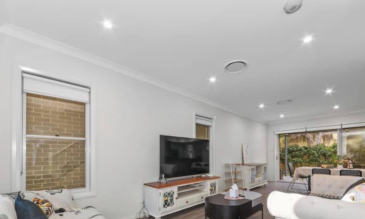Norwest House | Spacious 4BR Yard Retreat