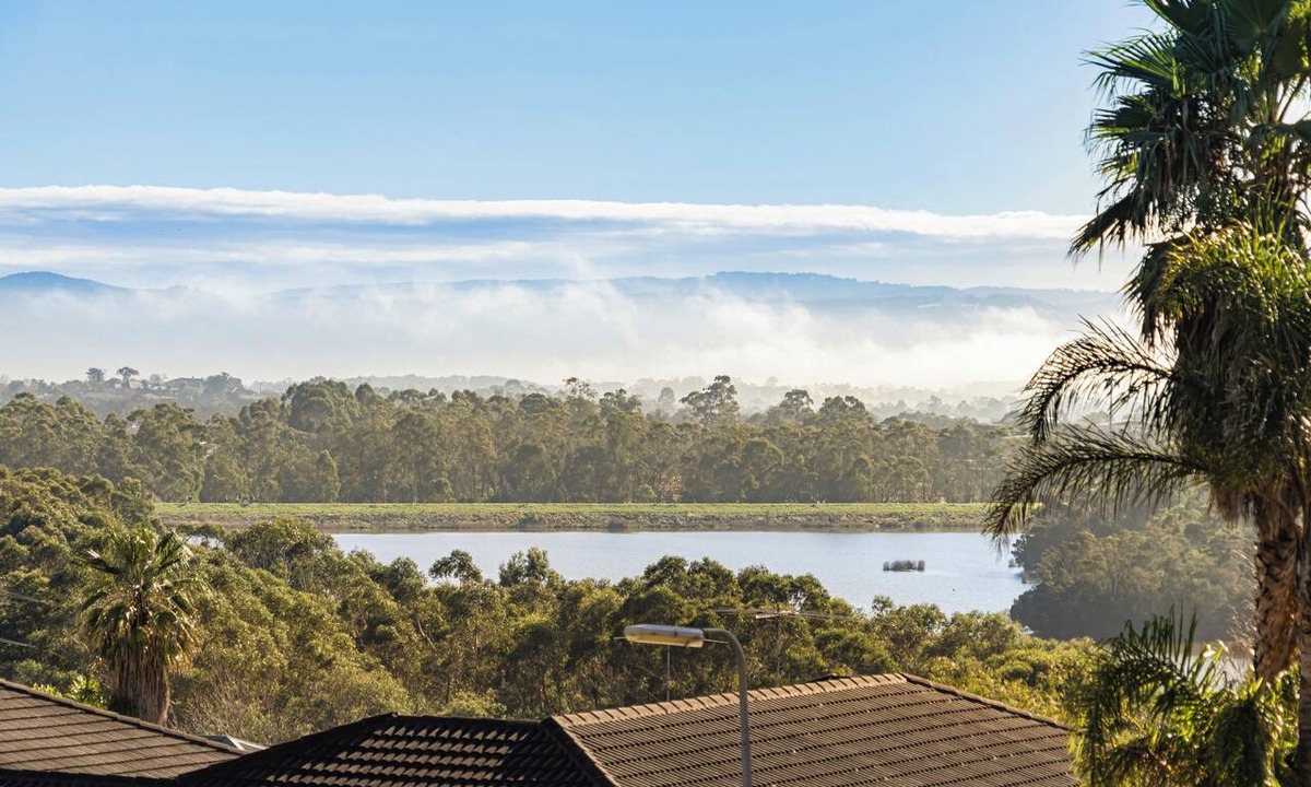 Lilydale House | Spacious Family Home with Lake & Mountain Views, the Lilydale Retreat
