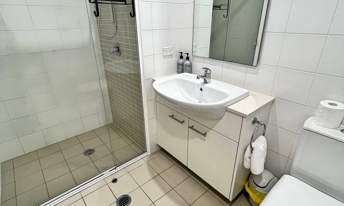 Phillip Apartment | Spacious & High in the Sky - 1bd 1bth Apt