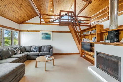 Angourie Apartment | Spookys 6 Angourie - Treetop Oasis Steps from Spooky Beach - Holiday Yamba