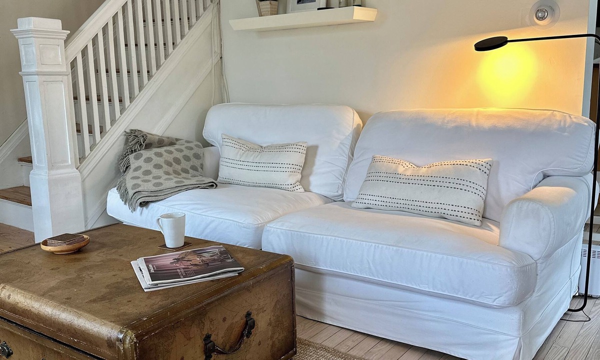 Sparkill House | Steps from the Hudson River- nCozy & Comfy sums up this 3 Bedroom 2 Bath home.