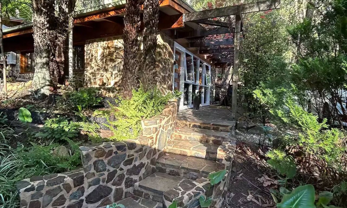 Healesville Cottage | Stone Cottage in Healesville, 7min from town. Close to vineyards and restaurants