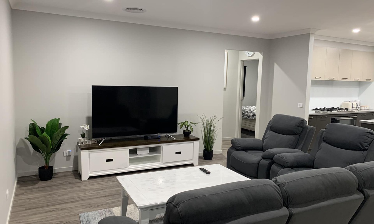 Shepparton South House | STONEHAVEN, perfect holiday accommodation for families. Close to GV Hospital