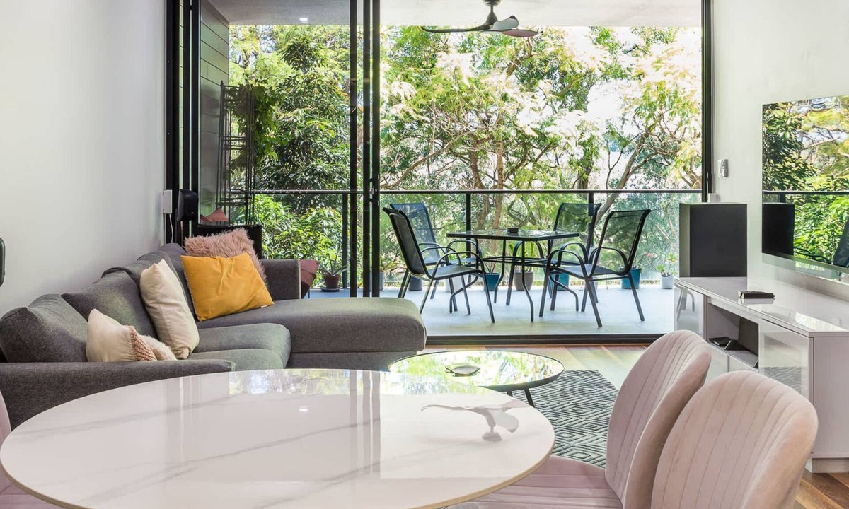 Greenslopes Apartment | Stones Corner Vista Stay