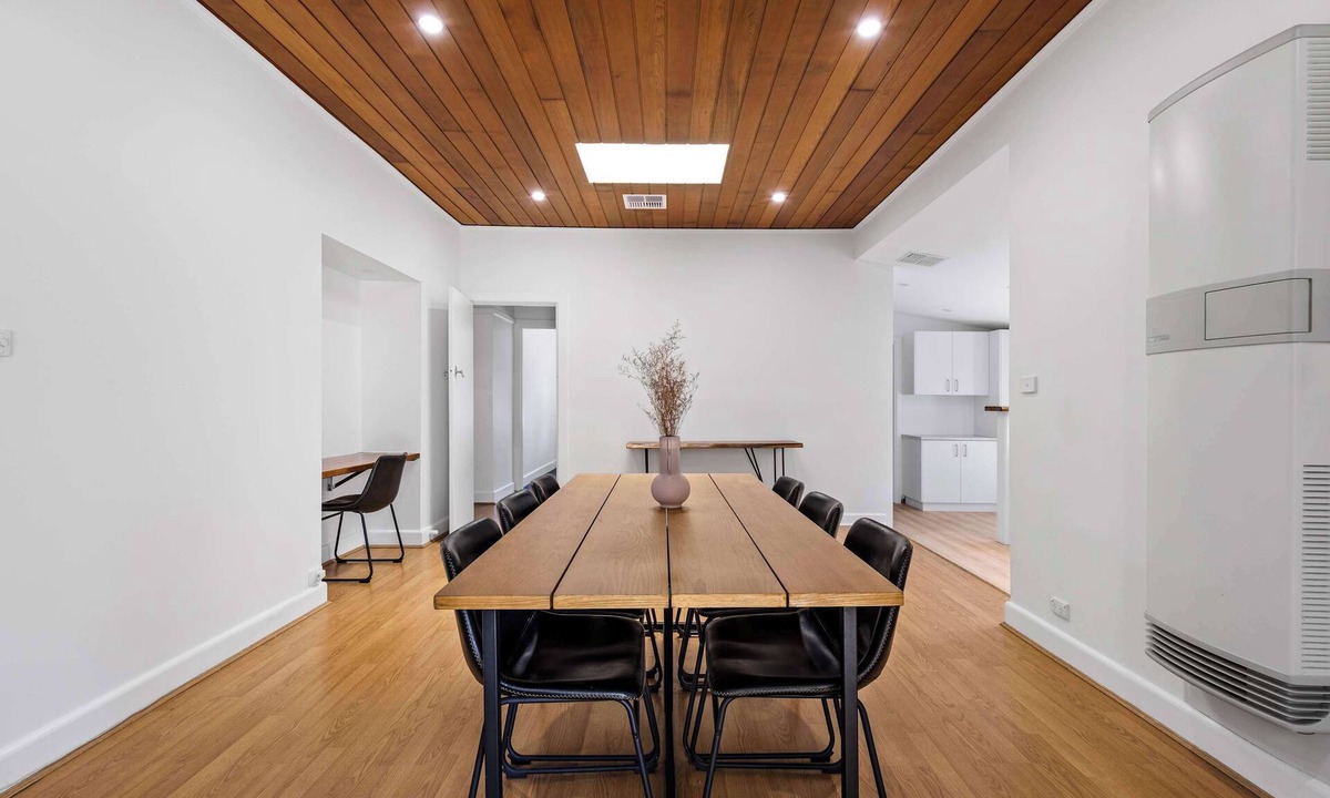 Strathdale House | Strathdale Stay - Cozy & Pet Friendly