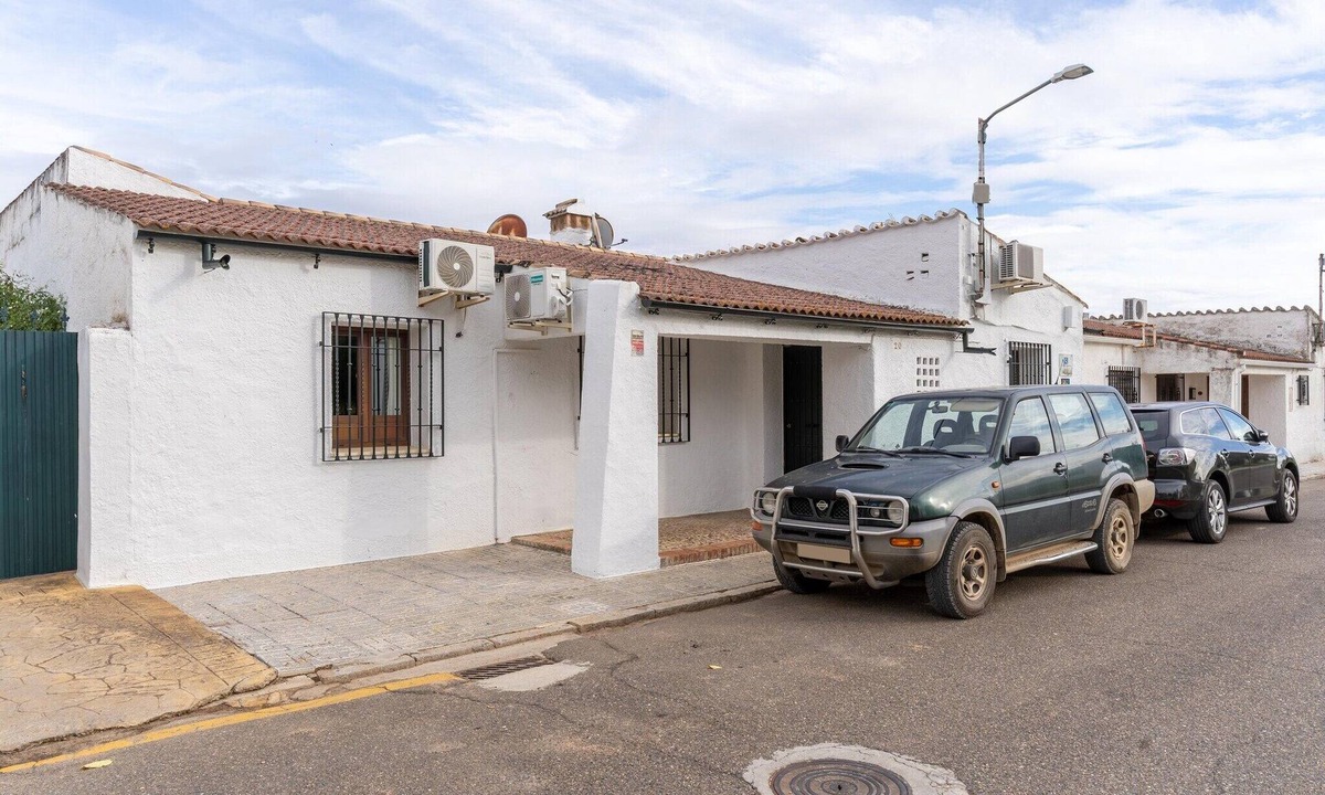Rivero de Posadas House | Studio in Spain with Private Pool and Garden