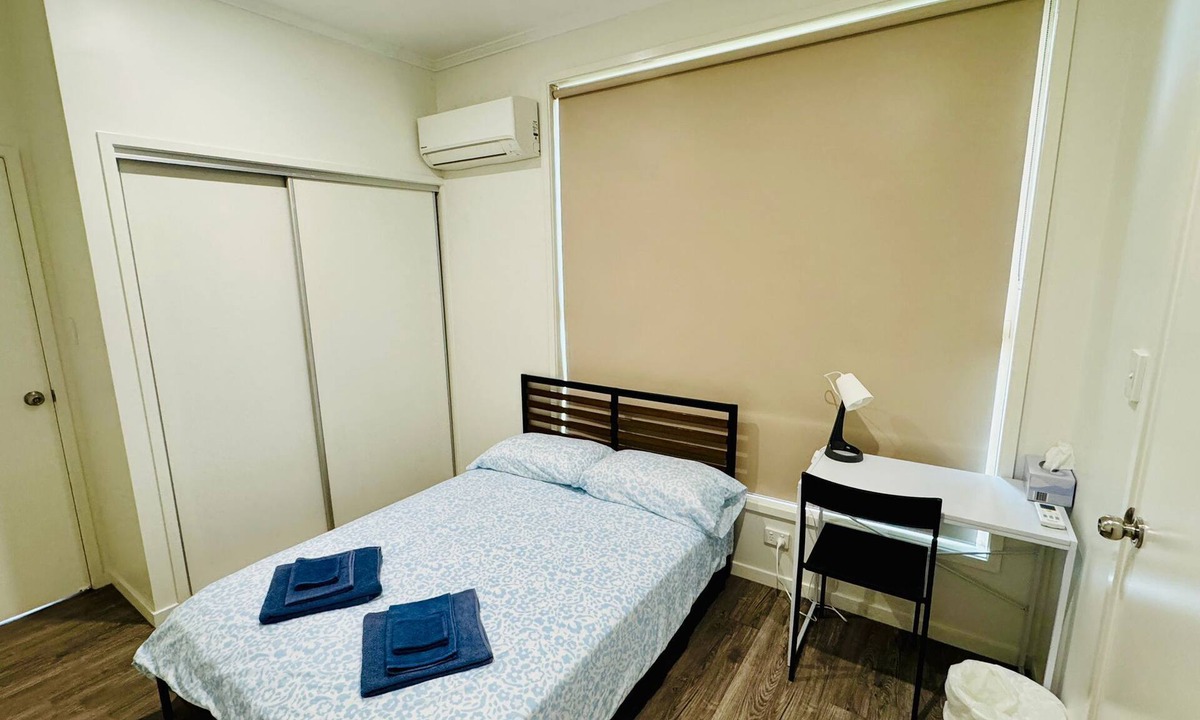 Bulimba House | Studio Room 1, Attached Bathroom, AC, Parking