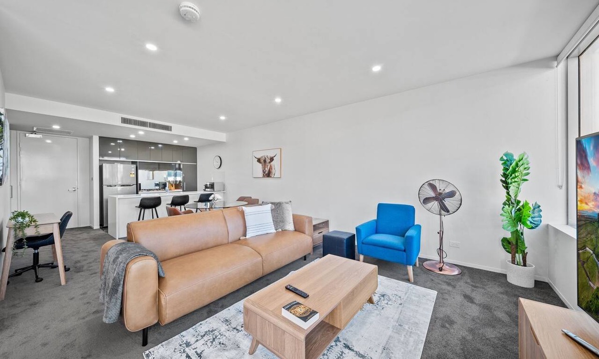 Kingston Apartment | Stylish 1-Bed Retreat Steps from Foreshore
