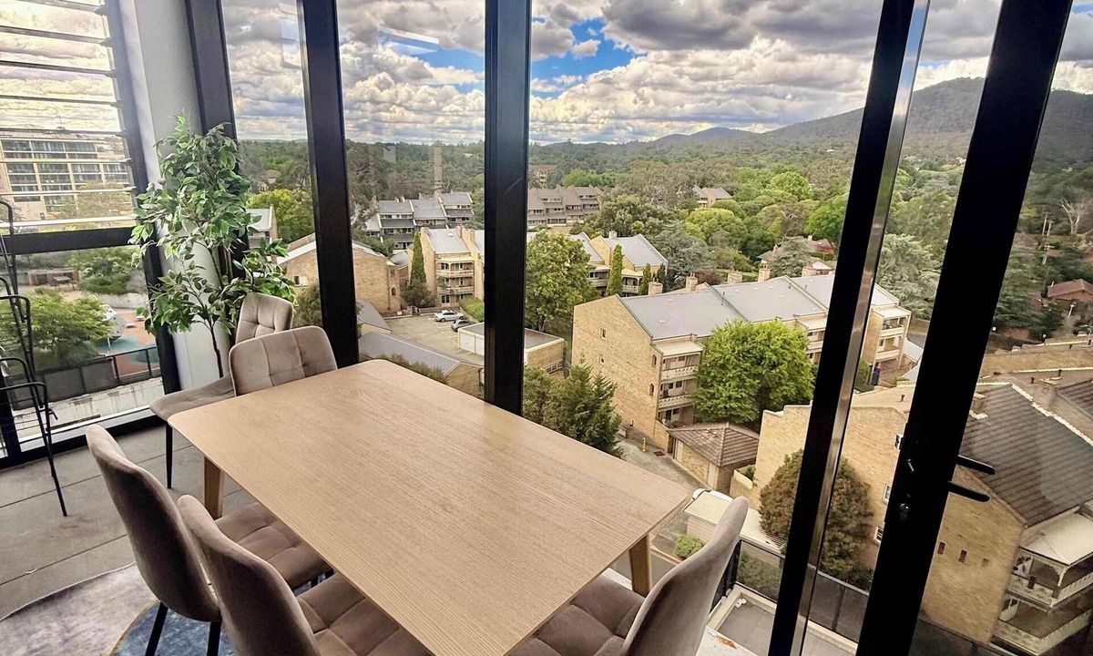 Reid Apartment | Stylish 2-Bedroom Penthouse in Canberra