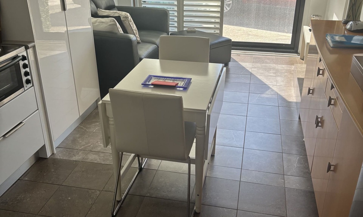 Bardwell Park Apartment | Stylish, close to Airport and St George Hospital