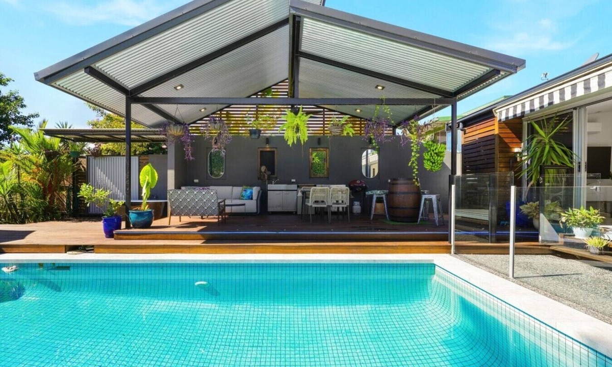 Cairns North House | Stylish Tropical Family Retreat with Private Pool Near Cairns Esplanade