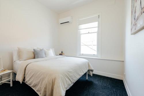 Brunswick North Apartment | Sun-Filled Art Deco Apartment Heart of Brunswick