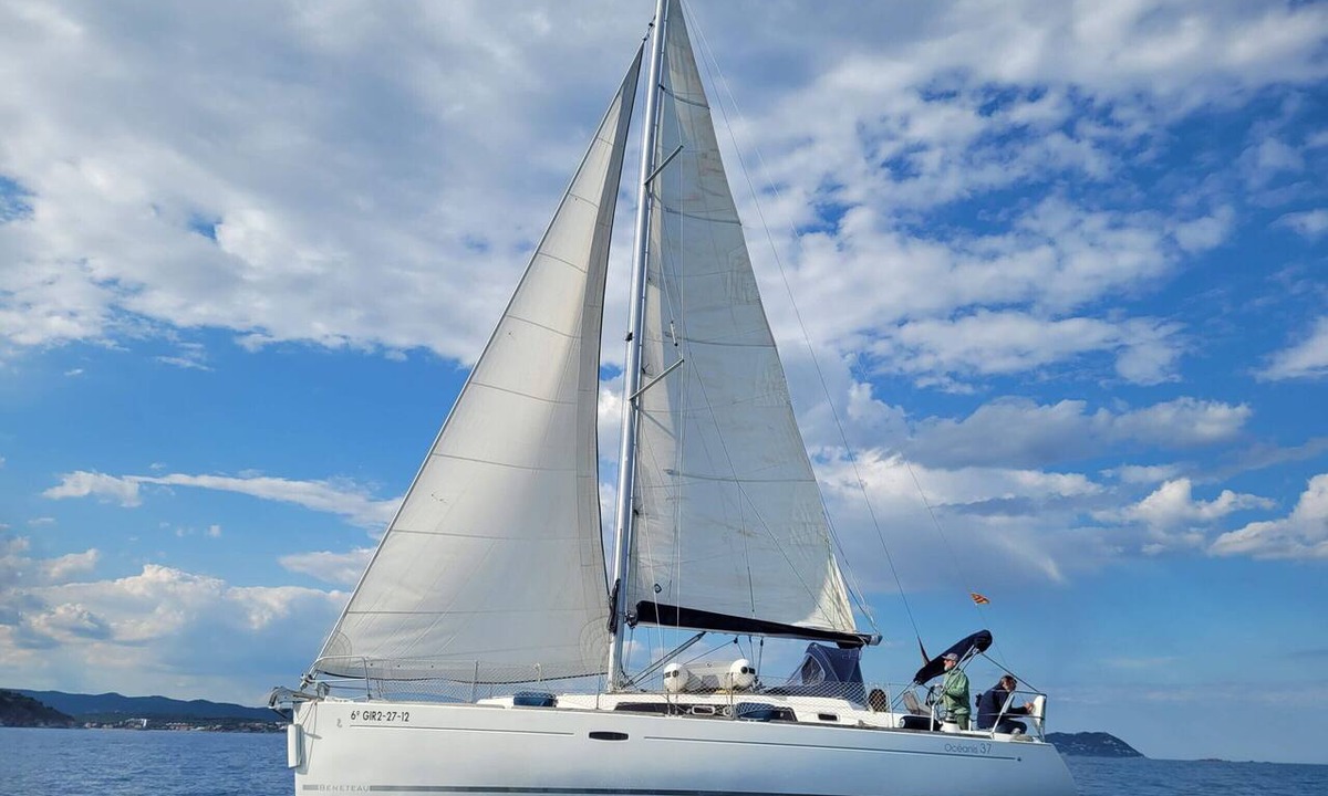 Palamos Boat Rental | Sun-Kissed Sailing Adventure in Cataluña