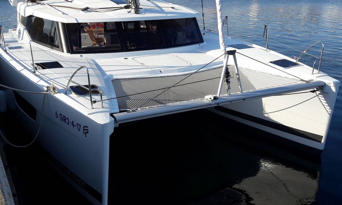 Palamos Boat Rental | Sun-Kissed Sailing Adventure in Cataluña