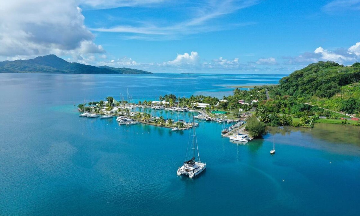 Uturoa Boat Rental | Sun-Kissed Sailing Adventure in Raiatea's Lagoon