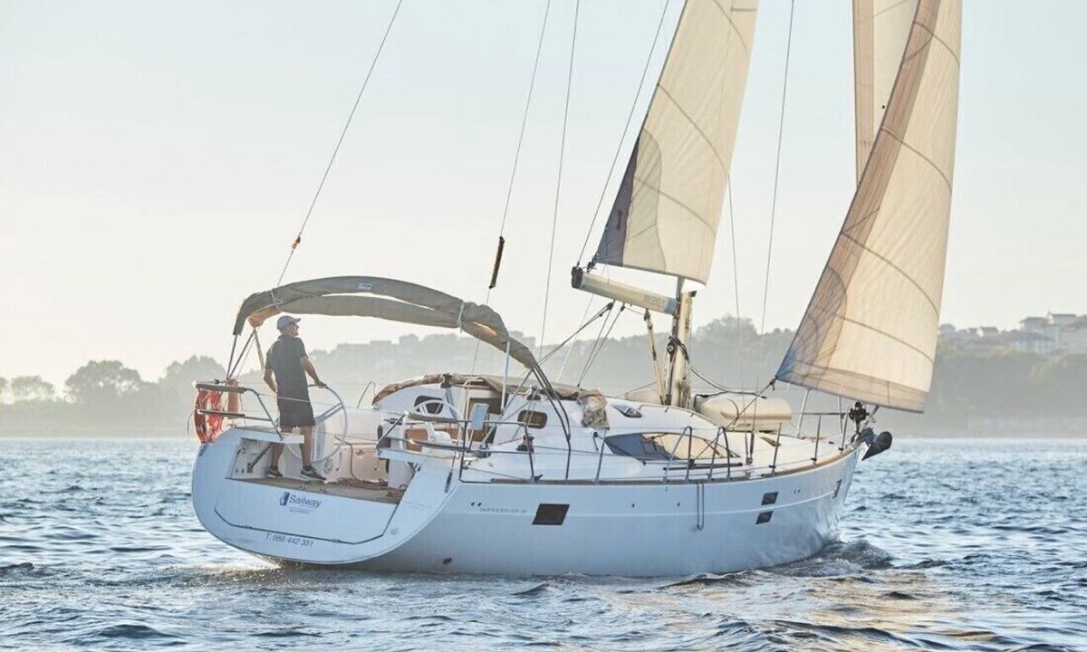 Vigo Boat Rental | Sun-Kissed Sailing Adventure in Vigo, Galicia