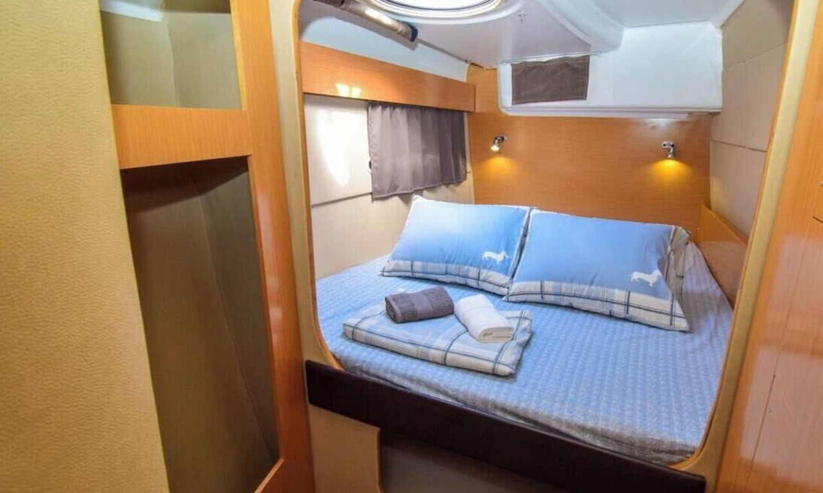Roses Town Center Boat Rental | Sun-Kissed Sailing Adventure in Cataluña