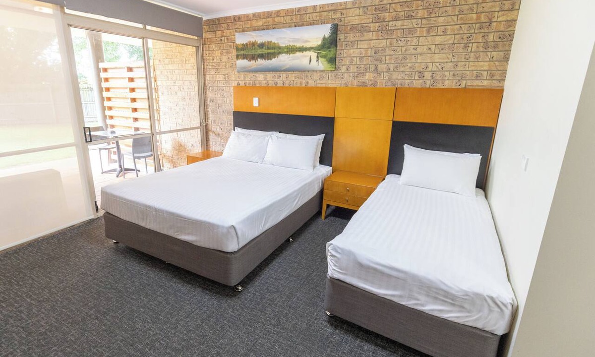Caboolture Hotel | Sundowner Hotel Motel