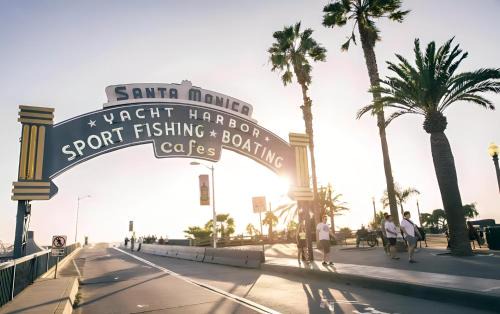 Downtown Los Angeles Hostel | SunnyPineapple