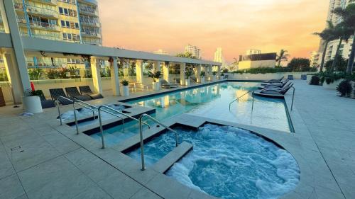 Surfers Paradise Apartment | Surfers Beachside Luxury - Stunning Panoramic View