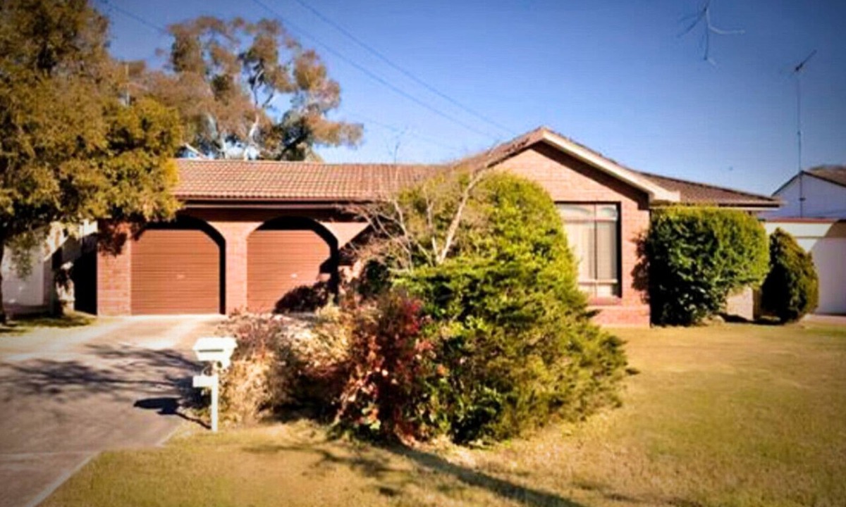 Kingswood House | Sydney & Blue Mts Base: 4-Bed