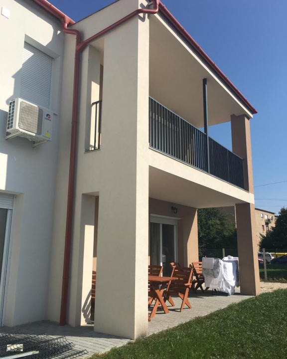 Papa Apartment | Szofi Apartman Pápa Fenyves u. 19.