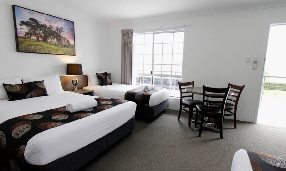 Bundaberg West Hotel | Takalvan Motel
