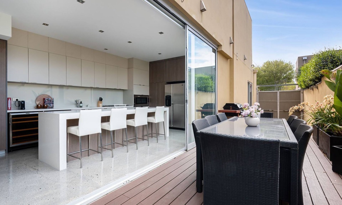 Elwood House | The Bayhouse on Marine Parade