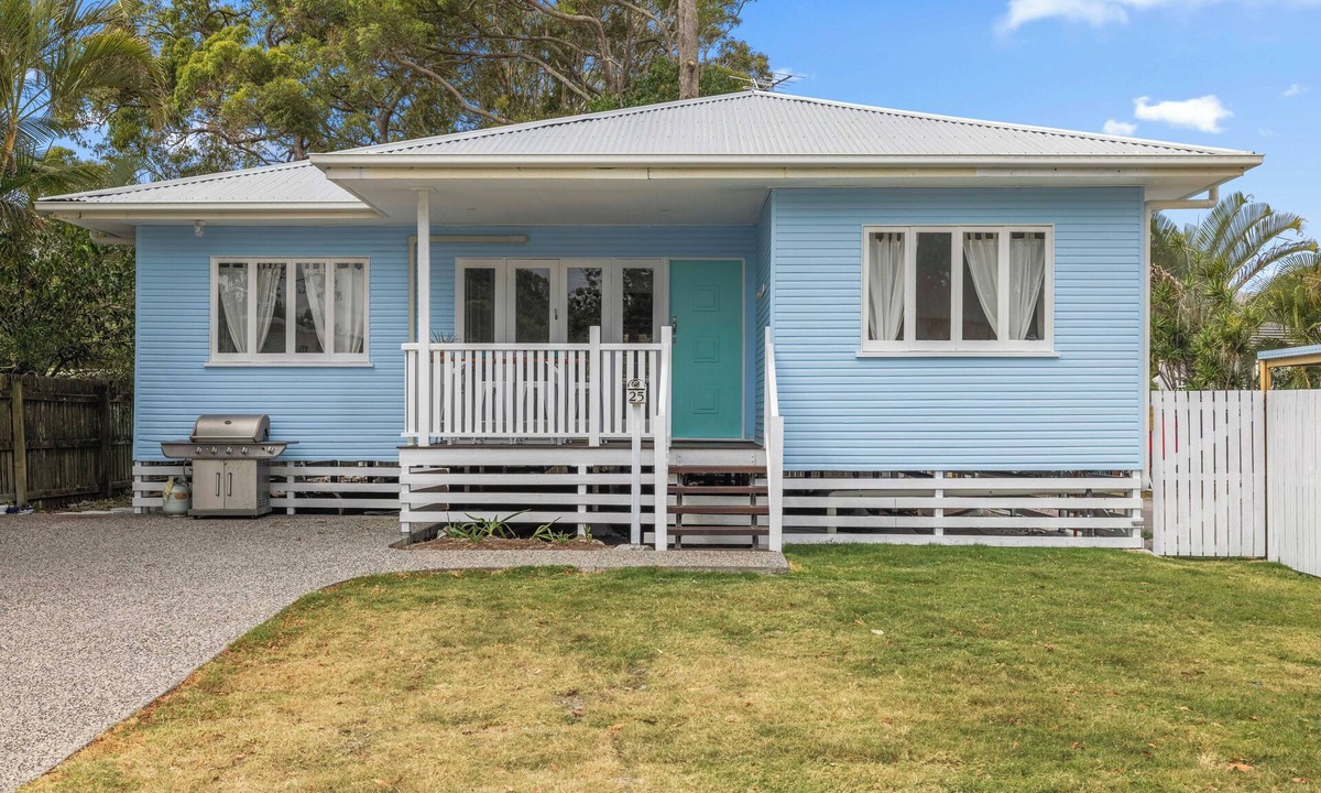 Woorim House | The Blue Beachside Bungalow