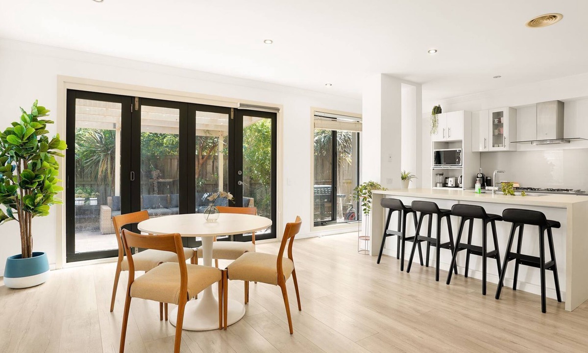 Burwood House | The Brock Manor Burwood