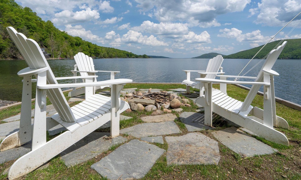 Naples House | The Chosen Spot: Secluded, Views, Wineries, Hot tub, Skiing, Pet friendly!