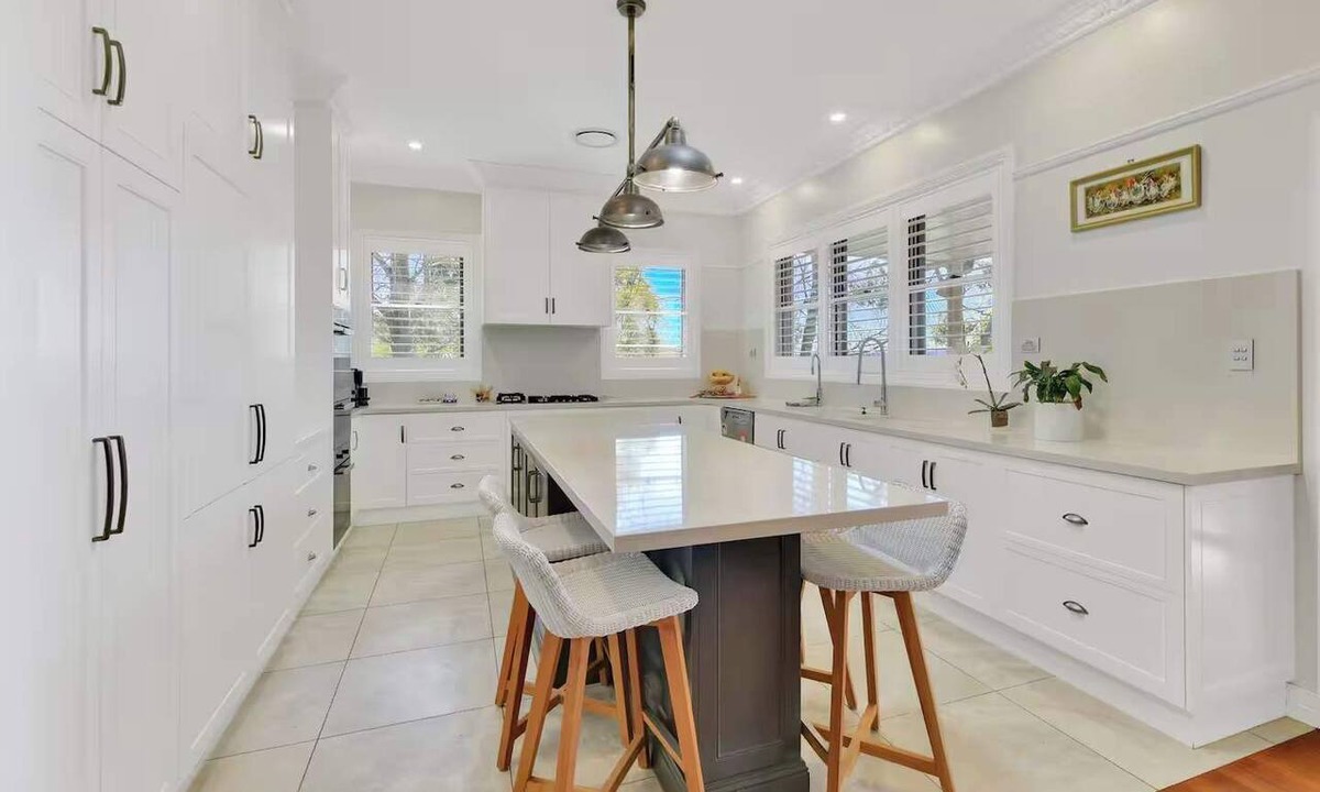 Cotswold Hills House | The Hidden Toowoomba Estate | Luxury Home with Stunning Gardens