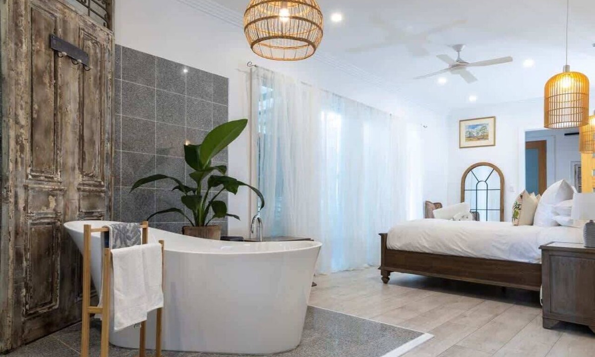 Murrays Beach House | The Lake Palace