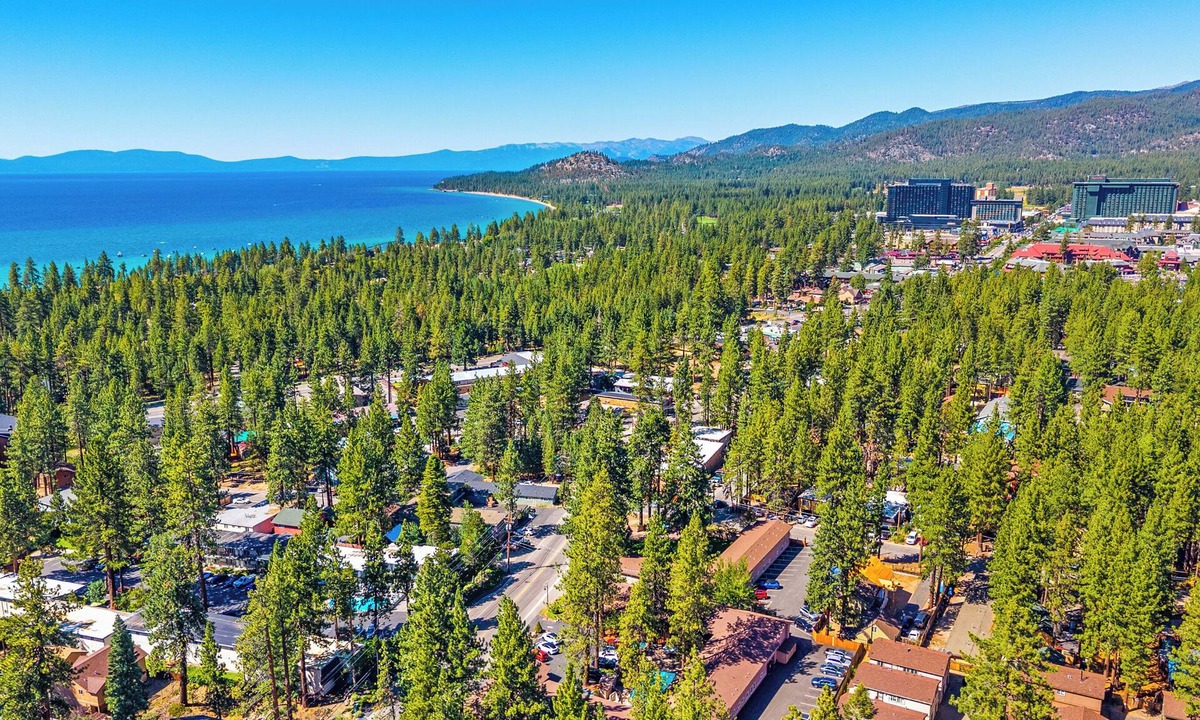 South Lake Tahoe Apartment | The Lodge at Lake Tahoe