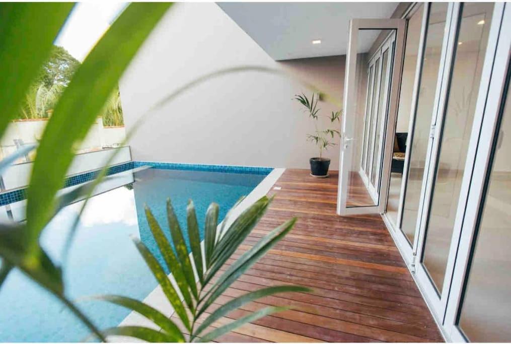 La Misere Villa | Triplex Villa & Private Pool - CliffHanger Villas