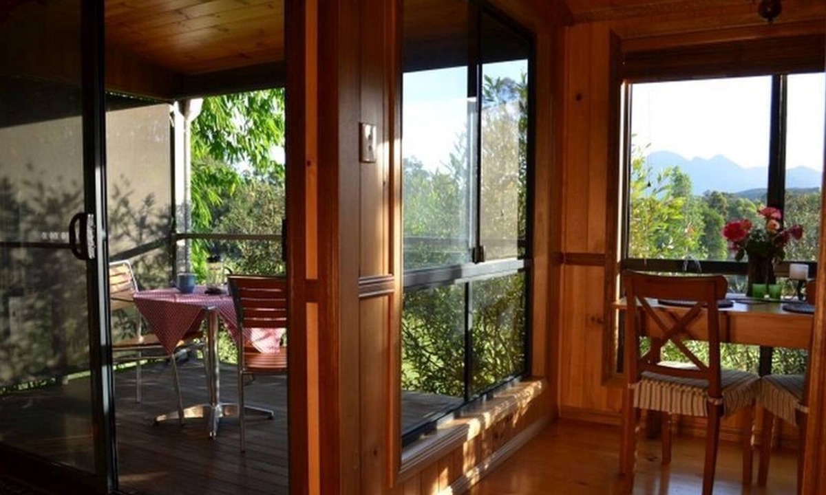 Rathdowney Cottage | Tuckeroo Cottages & Gardens