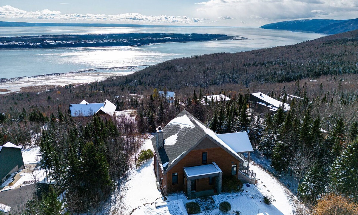 Saint-Joseph-de-la-Rive Ski Chalet | Une vue à Couper le Souffle - La Panoramique