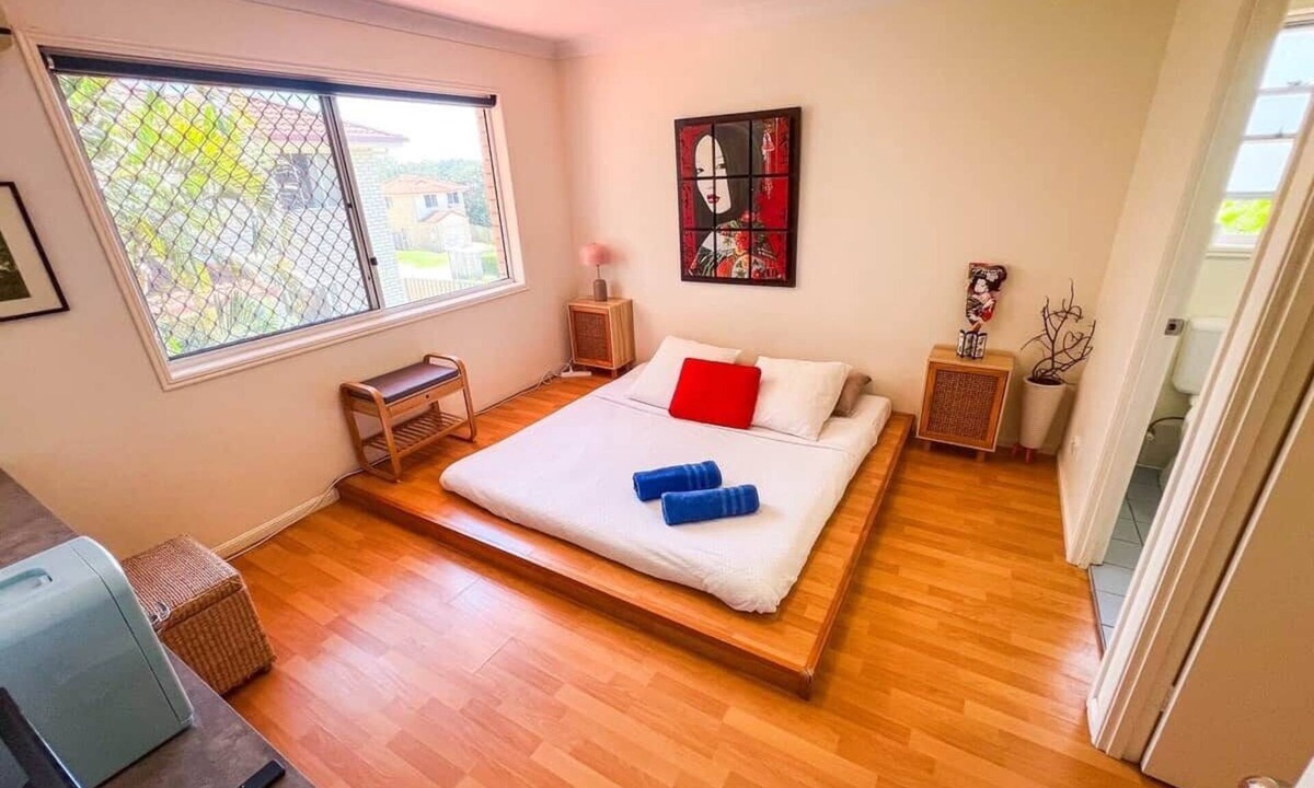 Runcorn Villa | Unique Japanese Ensuite Room futon tatami 3 people