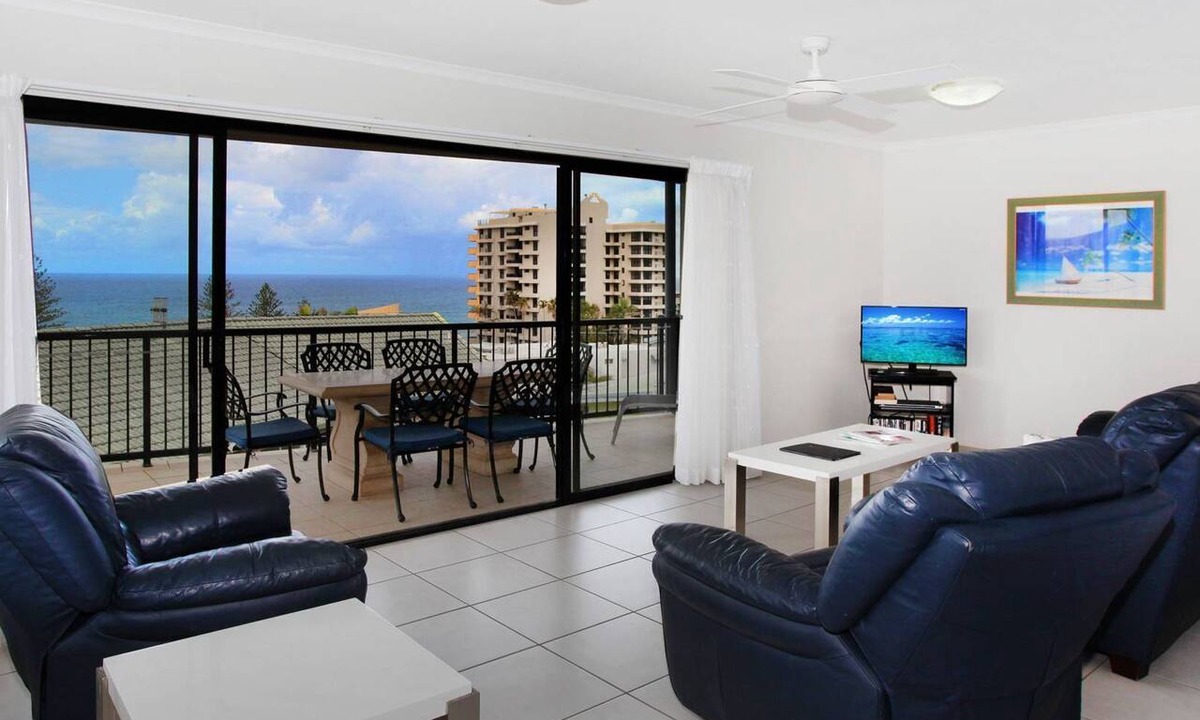 Coolum Beach Apartment | Unit 4 'Beaumont Sur Mer'