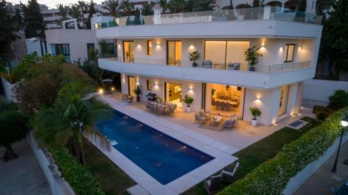 Golden Mile Villa | VACATION MARBELLA I Villa Velazquez, Newly-Built, Best Location in Marbella, 150m to the Beach, Heated Pool, Golden Mile, BBQ, World-Class Dining
